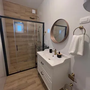 Romana - Free Private Parking Appartement